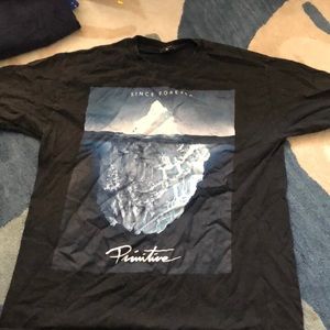 Men’s Primitive Tee size Large